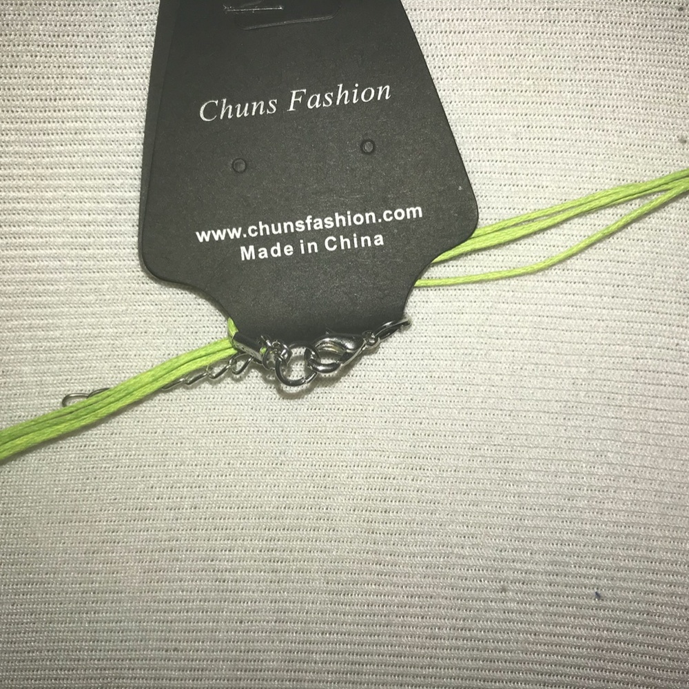 Gorgeous Green Chuns Fashion Necklace - Picture 2 of 3